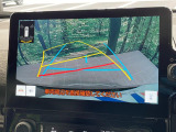 【バックカメラ】駐車時に後方がリアルタイム映像で確認できます。大型商業施設や立体駐車場での駐車時や、夜間のバック時に大活躍!運転スキルに関わらず、今や必須となった装備のひとつです!