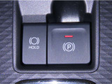 電動パーキングブレーキを装備しております。