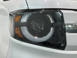 LEDヘッドライトは、点灯の瞬間から最大光量を発揮し、突然暗くなるトンネルなどでの安定感を高めます。