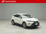 フロントガラスの上部には、トヨタセーフティーセンスの目となる単眼カメラとフロントグリル内のミリ波レーダーが付いています。また、前後バンパーには、インテリジェントクリアランスソナーを装備しています。