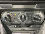 寒い冬も暑い夏も全席に快適な空調を届けてくれる、ダイヤル式エアコンを装備♪