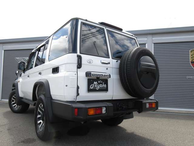 トヨタ ランドクルーザー70 2.8 AX ディーゼルターボ 4WD の中古車詳細