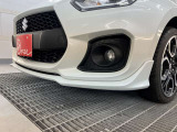 暗闇でも前方をくっきりと照らしてくれるライトです。夜の運転でも安心ですね。