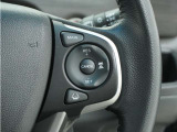 ◆アダプティブクルーズコントロール◆予め設定した車速内でクルマが自動的に加減速。前走車との適切な車間距離を維持しながら追従走行します。【LKAS】車線維持支援システムでステアリング操作を支援。
