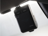 ◆ドライブレコーダー◆映像・音声などを記録する自動車用の装置です。 もしもの事故の際の記録はもちろん、旅行の際の思い出としてドライブの映像を楽しむことができます。