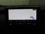 ディスプレイオーディオにナビ機能が設定されています。簡単な操作で行き先を入力することができ、音声で目的地まで案内してくれます。初めて訪れる場所も安心です。