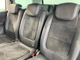 シートは適度な硬さによって長時間の運転でも疲れにくいと定評があります。国産車とは全く違った座り心地ですが、長年培われた欧州の椅子文化をご体感ください。
