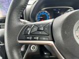 ハンドルスイッチで車両設定・オーディオの選曲や音量調整などが出来、安全性もアップ。