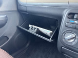 グローブボックスです!車内の収納力もある車です!