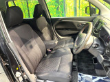 運転席まわりには十分なスペースがあり、大柄な方でもゆったり運転していただける環境です。