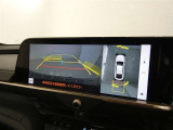 パノラミックビューモニター付きです。車両を上から見たような映像を画面に表示。運転席からの目視だけでは見にくい、車両周辺の状況をリアルタイムでしっかり確認できます。