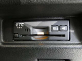 ビルトインタイプのETC車載機です。見た目もスマートで料金所通過もキャッシュレスです。