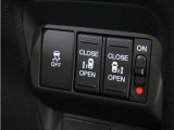 ◆両側電動スライドドア◆狭い駐車場でも乗り降りが楽々♪お子様が隣の車にドアを当ててしまう心配もございません!小さなお子様連れの方もこれで安心。