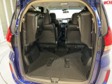 3列めを跳ね上げれば広大な荷室が生まれます。