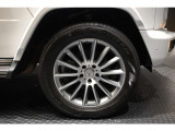 メルセデスの認定中古車「サーティファイドカー」では、万一お車が故障した場合も、ご購入後1年間もしくは2年間※は走行距離にかかわらずメルセデス・ベンツ正規サービスネットワークで無料修理いたします