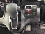 オートマチックシフトレバーは、手になじみ操作しやすい形状で安全運転にもつながります♪