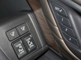 運転席のパワーシートは3名様分までメモリー機能付きです。