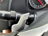 【パドルシフト(AT車)】MT車と同じように好きなギアで走ることができます!ステアリングから手を離さずに指先だけでシフト操作ができ、よりスポーティな走りをお楽しみいただけます。