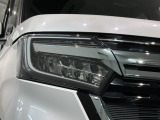 LEDヘッドライトは、点灯の瞬間から最大光量を発揮し、突然暗くなるトンネルなどでの安定感を高めます。