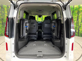 普段のお買い物や通勤、送迎等に十分な荷室スペースを確保しております。セカンドシートを倒すと、大きな荷物の積載も可能です♪