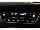 運転席と助手席の温度設定の変更が可能な左右独立タイプのデュアルエアコンです♪♪♪暑がりな人・寒がりな人も誰もが車内を快適にお過ごしいただけます♪♪♪