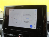 ディスプレイオーディオ(コネクティッドナビ対応)搭載。Tコネクトご契約で2030年12月までナビ機能が無償で利用できます。期限到来後は有償で継続可能です。(車載ナビは非搭載)