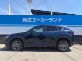 CX-5は無理のない快適な姿勢で、運転に集中しながら、安全や情報の確認がスムーズにおこなえます。「人馬一体」の走りを実現したCX-5だからこそです。