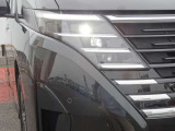 【アダプティブLEDヘッドライト】夜間走行時対向車を感知し、対向車がいるところだけ自動でハイビームの切り替えをしてくれるので、良好な視界を確保し安心して運転できます☆