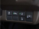 ◆パーキングセンサーシステム◆車庫入れの時などに近くに障害物がある場合、障害物までの距離を音で知らせてくれます。