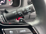 運転席の手元でシフトアップシフトダウンの操作が可能なパドルシフトを装備しています♪