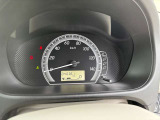 大きくて見やすいスピードメーター。運転中でもパッと一目で確認できます。