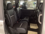 ホンダ車の低床ボディは、チャイルドシートへのお子さまの乗降や荷物の積載もスムーズ。【ウォークスルー】車外に出なくても運転席から3列目シートまで移動が可能です。子育てや荷物が多いときなど利便性が高いです