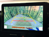【バックカメラ】駐車時に後方がリアルタイム映像で確認できます。大型商業施設や立体駐車場での駐車時や、夜間のバック時に大活躍!運転スキルに関わらず、今や必須となった装備のひとつです!
