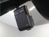 ◆ドライブレコーダー◆映像・音声などを記録する自動車用の装置です。 もしもの事故の際の記録はもちろん、旅行の際の思い出としてドライブの映像を楽しむことができます。
