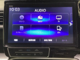 ワイド画面のナビゲーションはフルセグTV対応のGathers純正メモリーナビを搭載しています。Bluetoothオーディオ機能がありますので、スマートフォンなどの音楽も再生できます。