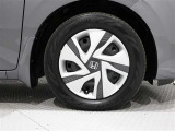 タイヤサイズは(185/65R15)でスチールホイールです。