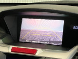 【バックカメラ】リバースにするだけで映ります、後方の安全確認や、狭い駐車場での車庫入れ、雨の日や夜間など視界の悪い時に便利です!安全にバックする為には欠かせない装備です。