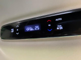 【リアオートエアコン】広い後部座席には必須の機能!風量や温度を自動で調整し前席と同様な車内環境にしてくれるリアオートエアコンを装備。夏の暑さも冬の寒さもストレスなく快適にお過ごしいただけます♪