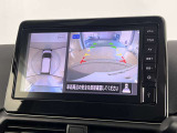 アラウンドビューモニターで車を上空から見下ろしているような映像を映し出します。周囲の状況がひと目でわかります!