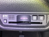 【ETC車載器】カードを挿すだけでゲートをスルー。利用には車両情報を登録する「セットアップ」が別途必要です