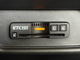 有料道路のレーン通過に便利なETC2.0車載器を装着しています。ご利用にはセットアップが必要となります。