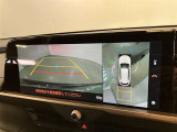 【パノラミックビュー&バックビュー】駐車時の安全確認をする為に車両上方からの映像と後方カメラからのを同時に表示しバックガイドも付いているのでバックの苦手な方でも安心して運転出来ますよ。