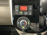 オートエアコン付きです!お好みの温度をセットするだけでエアコンの風量などを自動でコントロール。快適な車内でお過ごしいただけます。
