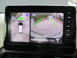 多彩なナビ機能に加えて、アラウンドビューモニターの画像も大画面に映し出されます。周囲の状況をもっと確認しやすくなり、駐車が楽に安心して行えます。