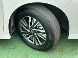 16インチアルミホイールがかっこいい。現車で是非ご覧ください。