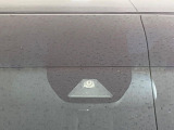 【ホンダセンシング】走行中に前方の車両等を認識し、衝突しそうな時は警報とブレーキで衝突回避と被害軽減をアシスト。より安全にドライブをお楽しみいただけます。