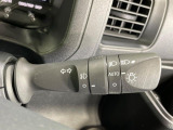 【オートライト】周りの明るさに応じて自動でヘッドライトの点灯・消灯ができる機能です!ライトの付け忘れ・消し忘れなどが無くなり、雨の日や夕方の走行も安心!トンネル通過時も便利ですね♪