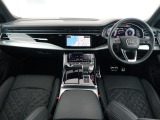 運転に必要な情報をメーター内に集約し、ドライバーの安全で快適な運転に寄与するアウディバーチャルコックピット。