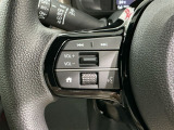 ステアリングにオーディオ操作スイッチが付いています。オーディオ画面に直接タッチしなくても操作が出来ますので、運転に集中できます。