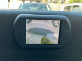タッチスクリーンをタップするかスワイプするだけですべての機能を呼び出せます。Apple CarPlayおよびAndroid Autoに対応しスマートフォンとのシームレスな 連携も実現。さらに、USBポートを標準装備しています。